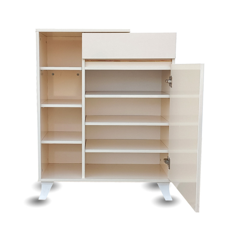 نمای روبرو با درب باز